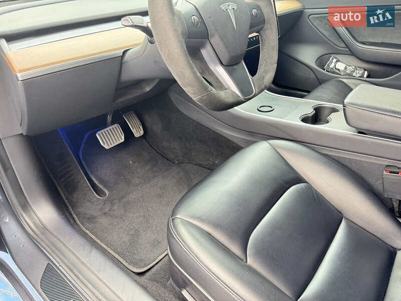 Седан Tesla Model 3 2019 в Києві