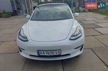Седан Tesla Model 3 2018 в Киеве