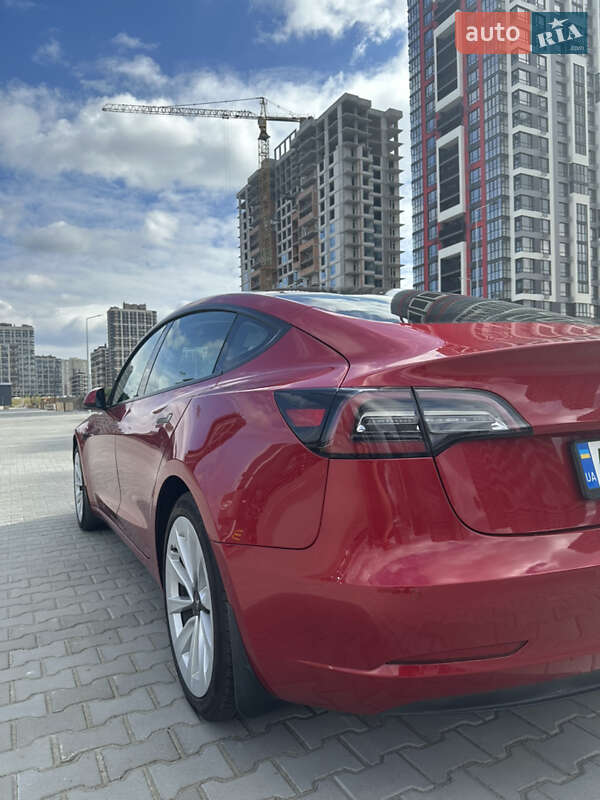 Седан Tesla Model 3 2021 в Ірпені