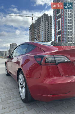 Седан Tesla Model 3 2021 в 