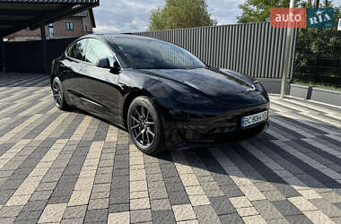 Седан Tesla Model 3 2021 в 