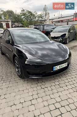 Седан Tesla Model 3 2021 в 