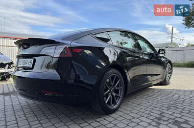 Седан Tesla Model 3 2021 в 