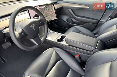 Седан Tesla Model 3 2021 в 