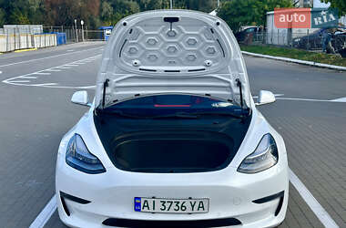 Седан Tesla Model 3 2019 в Сумах