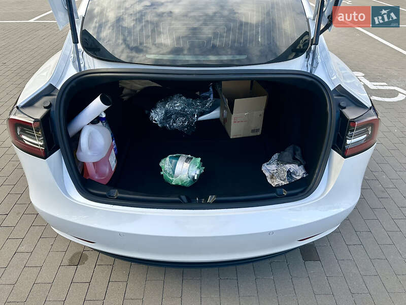 Седан Tesla Model 3 2019 в Сумах