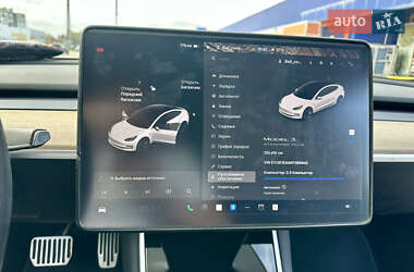 Седан Tesla Model 3 2019 в Сумах