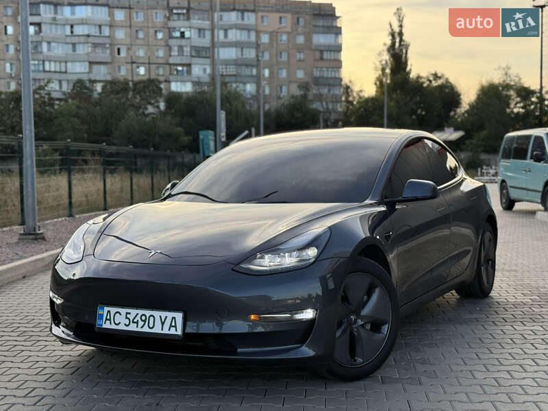 Седан Tesla Model 3 2021 в Кривом Роге