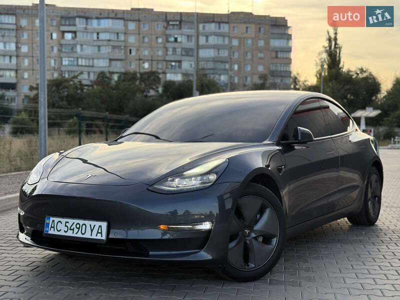 Седан Tesla Model 3 2021 в Кривом Роге