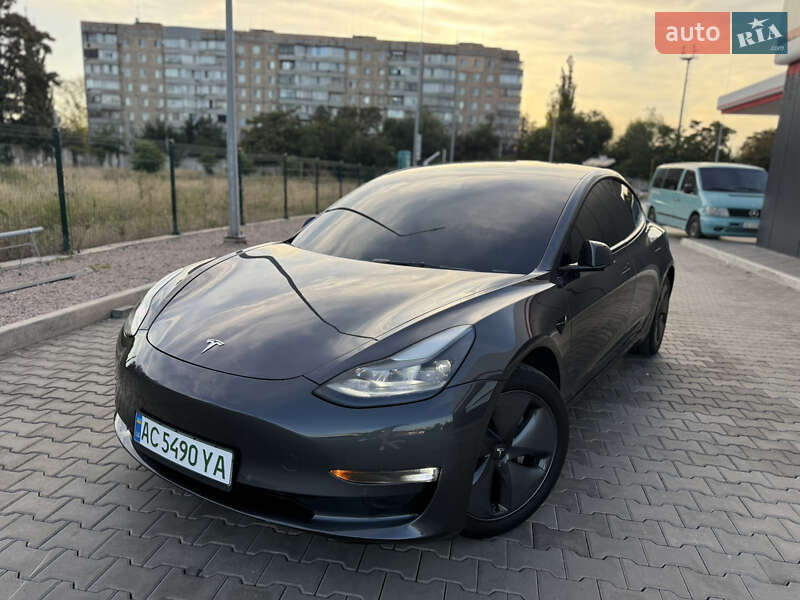 Седан Tesla Model 3 2021 в Кривом Роге
