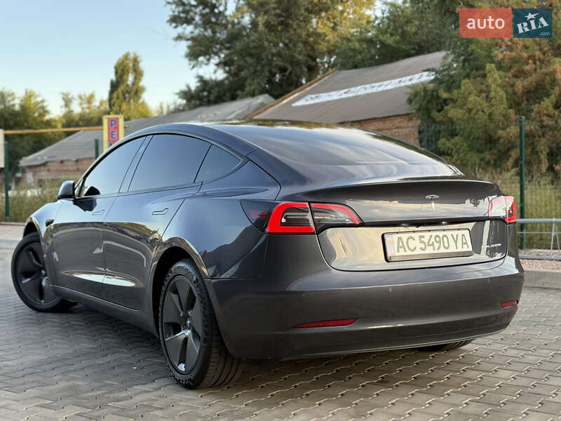 Седан Tesla Model 3 2021 в Кривом Роге
