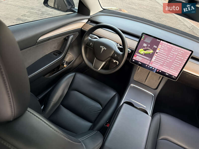 Седан Tesla Model 3 2021 в Кривом Роге