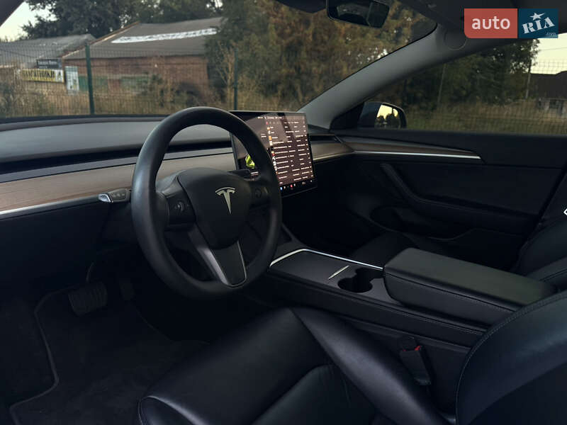 Седан Tesla Model 3 2021 в Кривом Роге