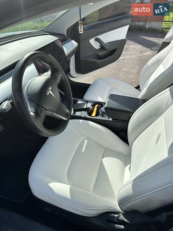 Седан Tesla Model 3 2020 в Бориславе