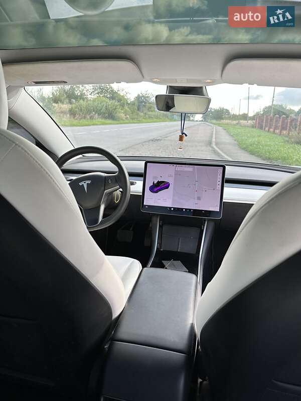 Седан Tesla Model 3 2020 в Бориславе