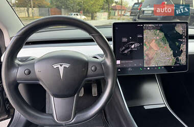 Седан Tesla Model 3 2018 в 
