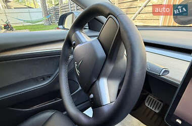 Седан Tesla Model 3 2022 в 