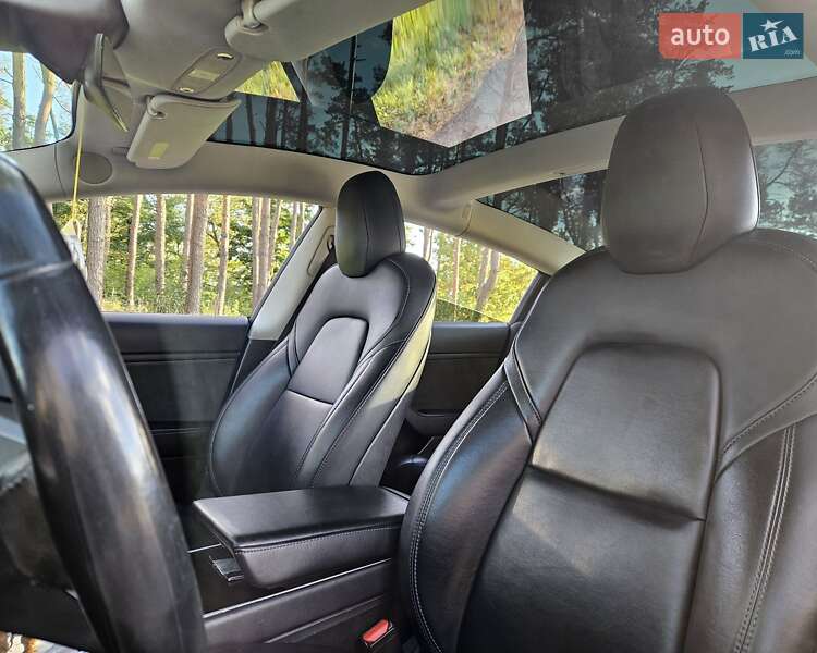 Седан Tesla Model 3 2019 в Житомире