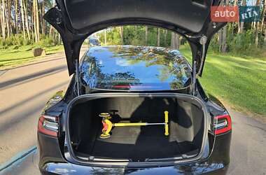 Седан Tesla Model 3 2019 в Житомире