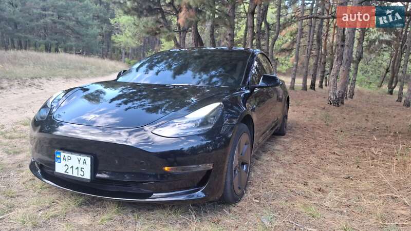 Седан Tesla Model 3 2023 в Запоріжжі