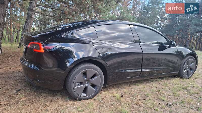 Седан Tesla Model 3 2023 в Запоріжжі