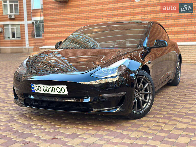 Седан Tesla Model 3 2020 в Одессе