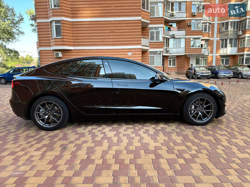Седан Tesla Model 3 2020 в Одессе
