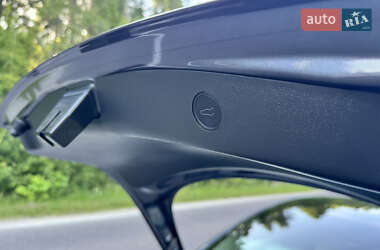 Седан Tesla Model 3 2023 в 