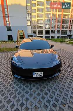 Седан Tesla Model 3 2023 в Виннице