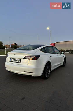 Седан Tesla Model 3 2021 в 