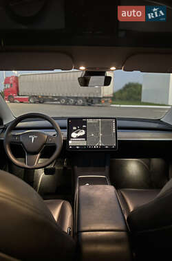 Седан Tesla Model 3 2021 в 