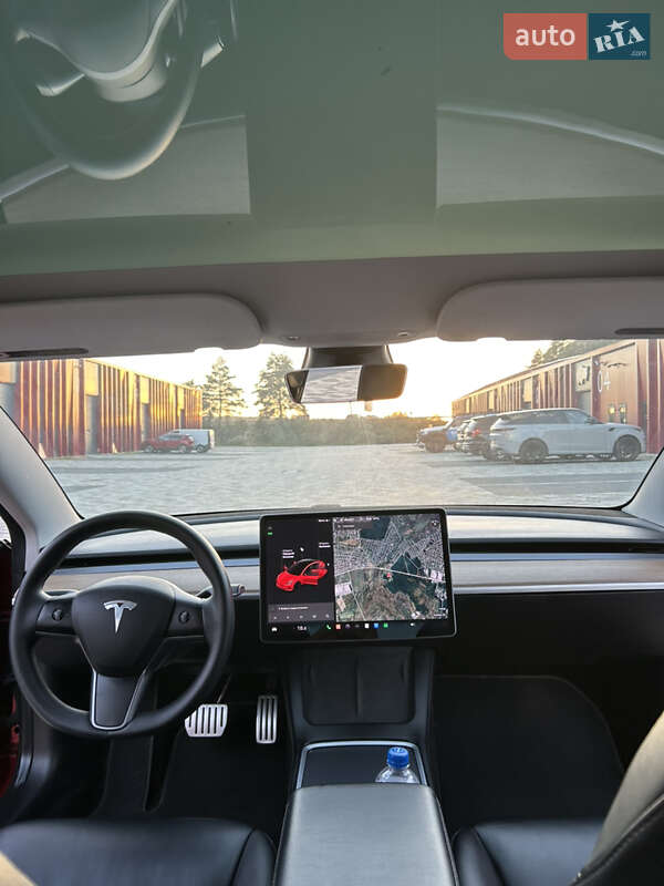 Седан Tesla Model 3 2020 в Львові