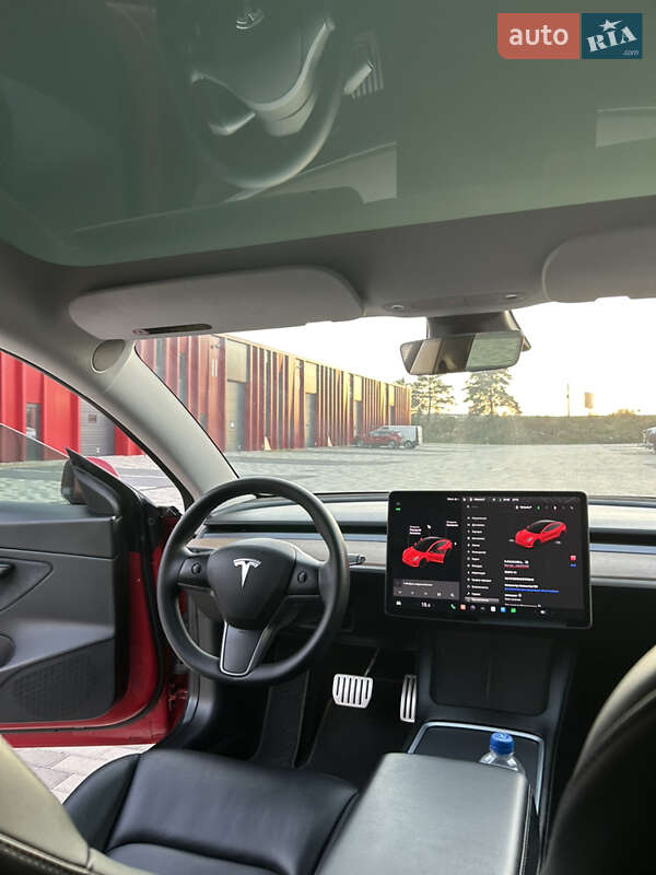 Седан Tesla Model 3 2020 в Львові