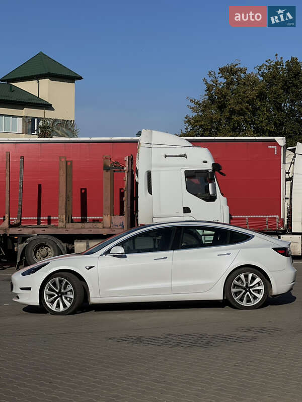 Седан Tesla Model 3 2019 в Луцке фото 5 Седан Tesla Model 3 2019 в Луцке