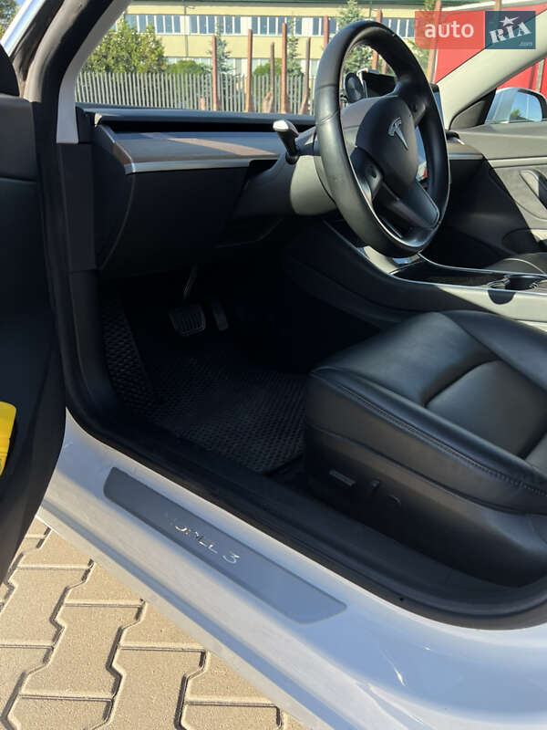 Седан Tesla Model 3 2019 в Луцке фото 10 Седан Tesla Model 3 2019 в Луцке