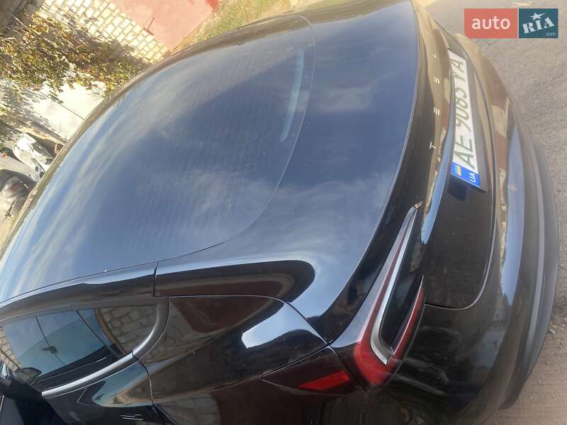 Седан Tesla Model 3 2024 в Кривому Розі