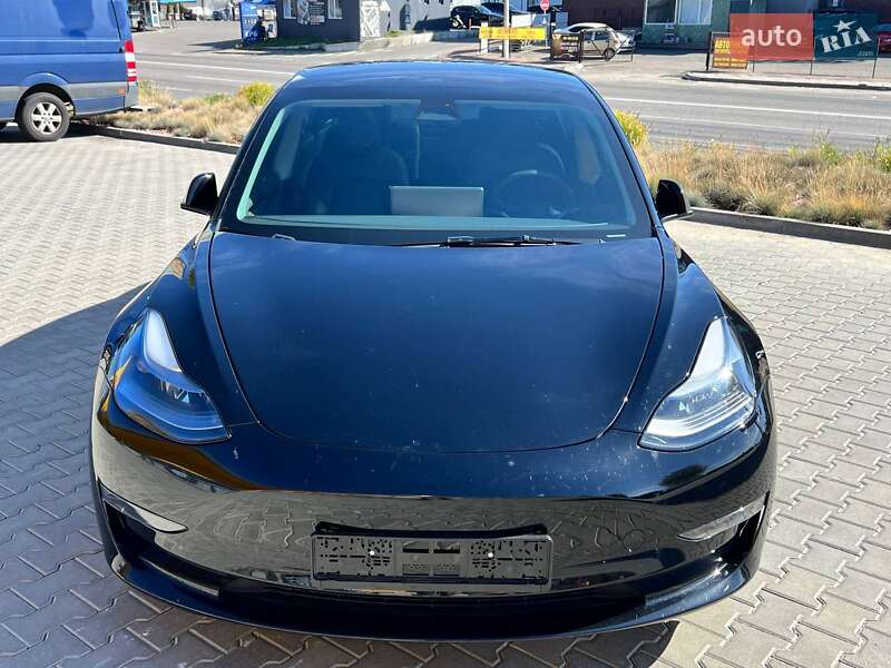 Седан Tesla Model 3 2023 в Киеве