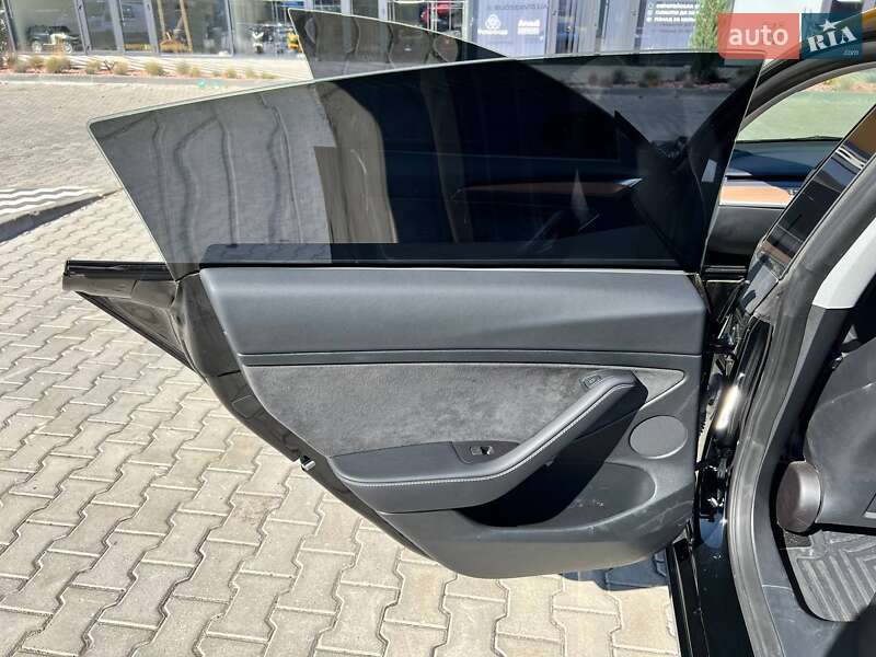 Седан Tesla Model 3 2023 в Киеве