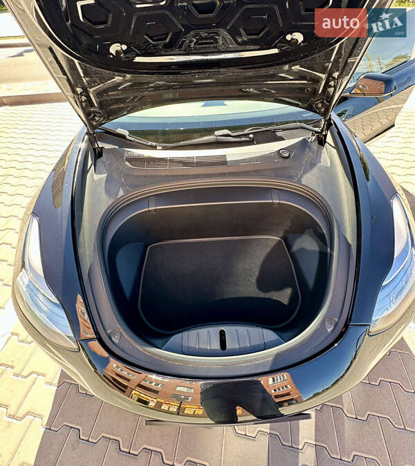 Седан Tesla Model 3 2018 в Києві
