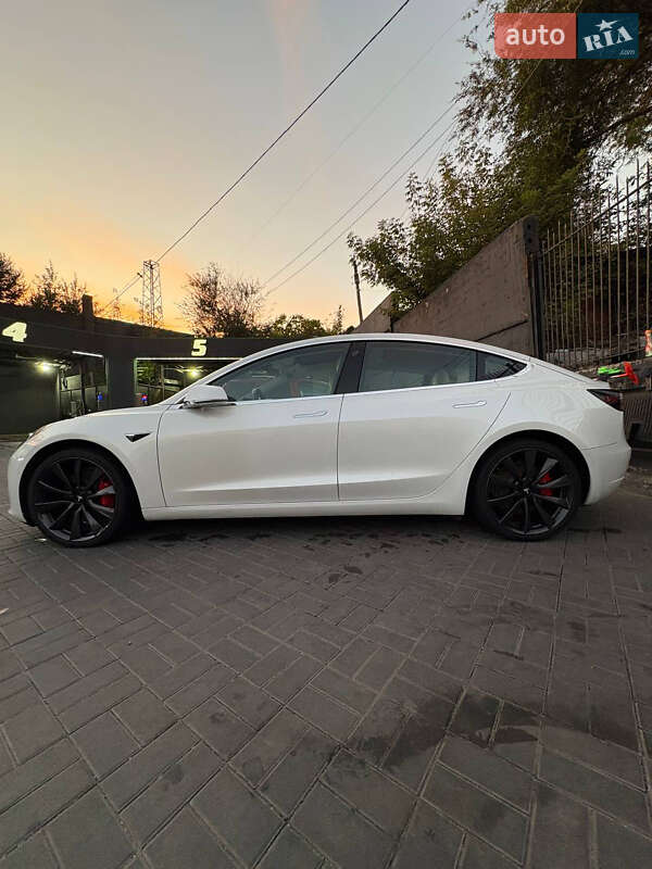 Седан Tesla Model 3 2019 в Запоріжжі фото 5 Седан Tesla Model 3 2019 в Запоріжжі