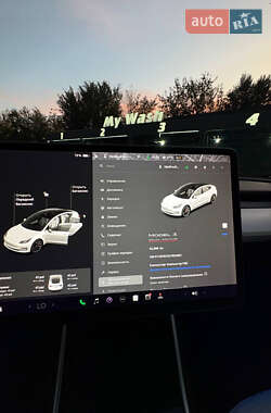 Седан Tesla Model 3 2019 в 