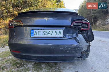 Седан Tesla Model 3 2020 в 