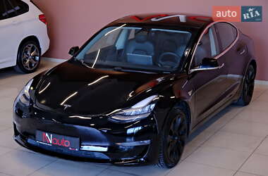 Седан Tesla Model 3 2019 в 