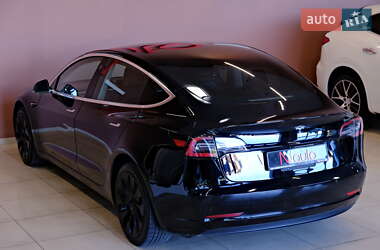 Седан Tesla Model 3 2019 в 