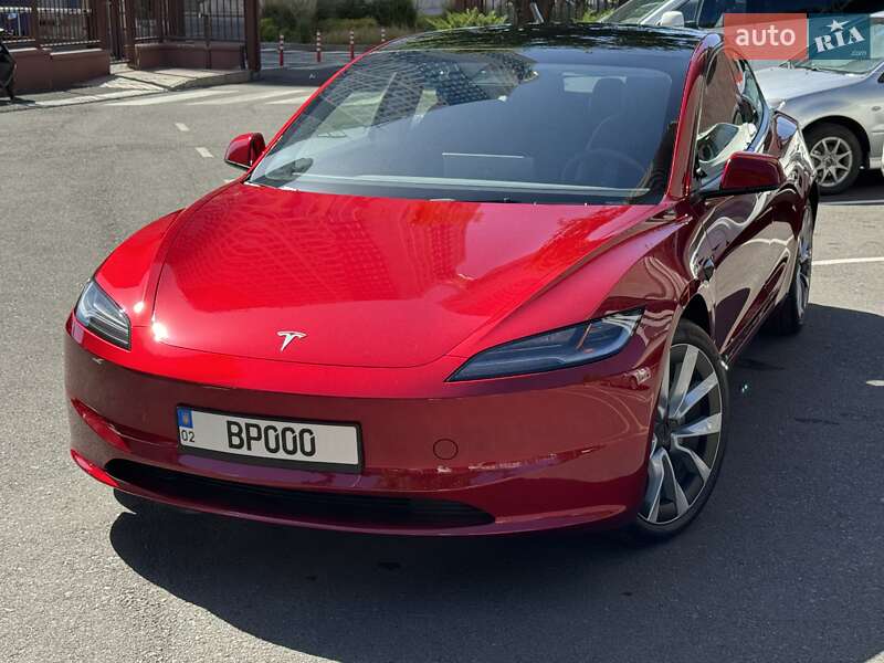 Седан Tesla Model 3 2024 в Одесі