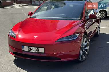 Седан Tesla Model 3 2024 в 