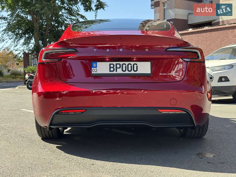 Седан Tesla Model 3 2024 в Одесі