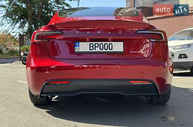 Седан Tesla Model 3 2024 в 