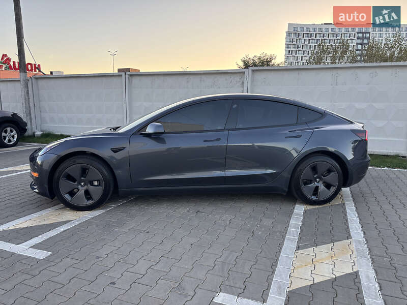 Седан Tesla Model 3 2021 в Києві