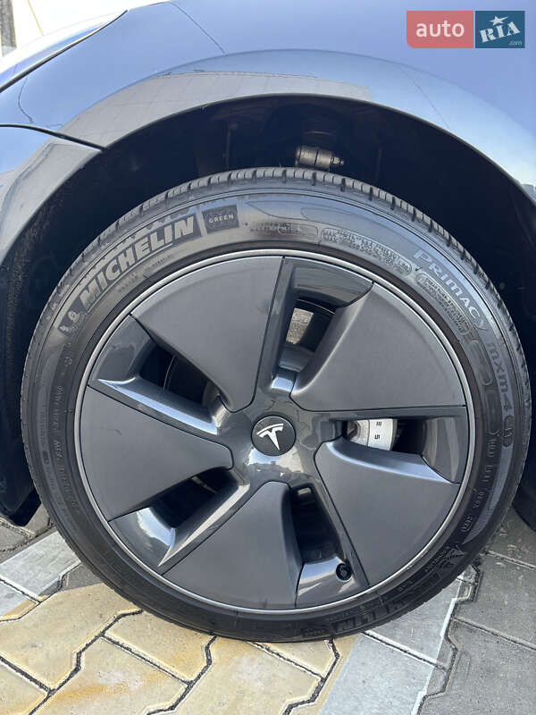 Седан Tesla Model 3 2021 в Києві
